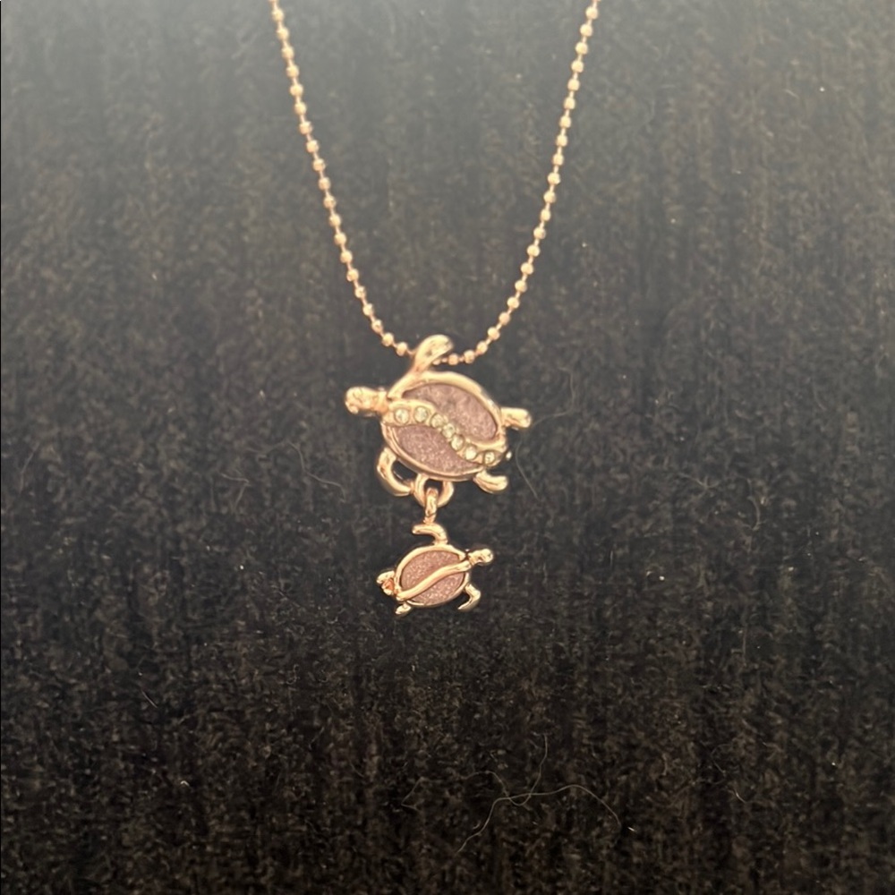 Gold Tone Turtle Pendant Necklace